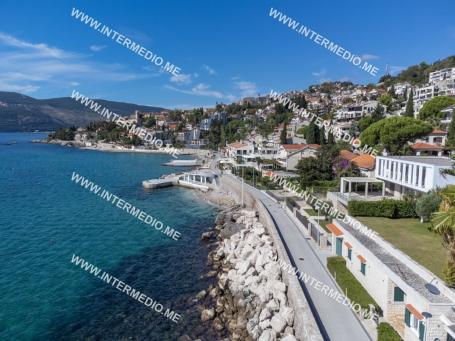 Kuća na prvoj liniji od mora, Savina, Herceg Novi