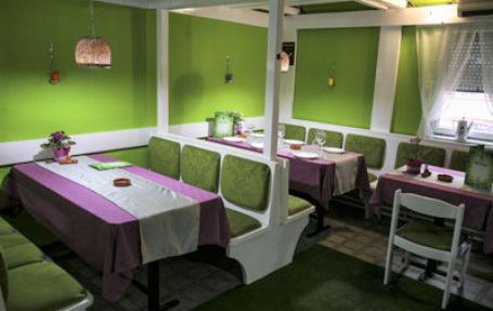 Krnjača, Zrenjaninski put, komplet opremljen restoran .. 