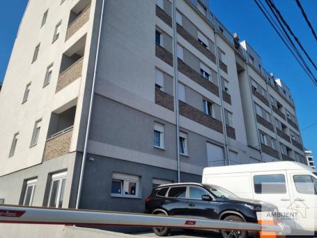 Zvezdara  odlican stan na dva nivoa. Novo bez provizije