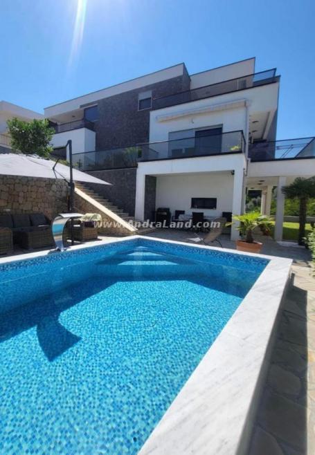 Dream Villa in Bar – Luxury, Comfort, and Sea Views