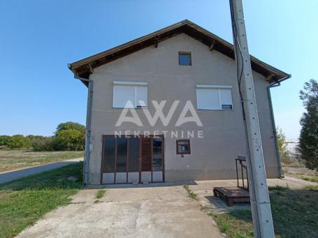 Bođani. Spratna kuća 120m2, na većem placu od 20ar