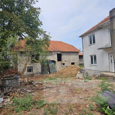 Lukovo-Boljevac  Seosko domacinstvo -kuca 62m2 + ekonomski objekat 63m2