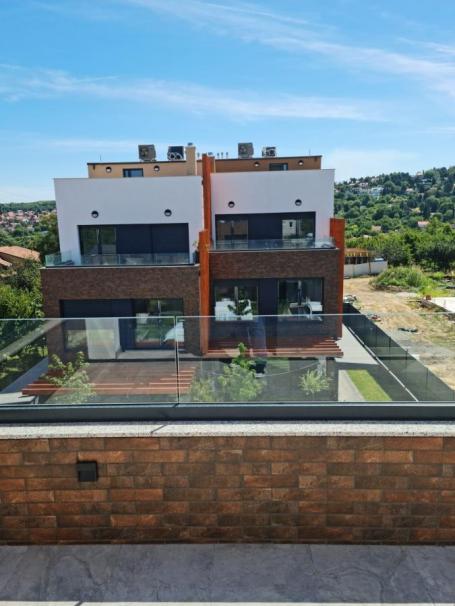Izdajemo LUX pametnu kuću Pr+2 Sr Kamenica -Popovica 240m