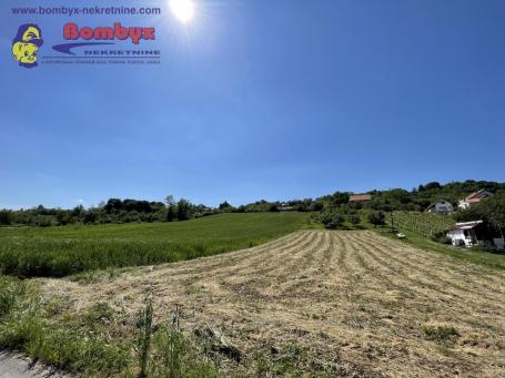Građevinski plac 1781m Čardak potez Livade