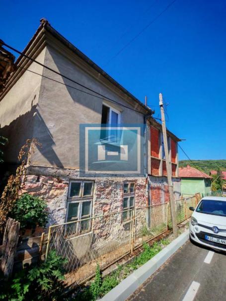 Prodaja kuce u Krivom Viru