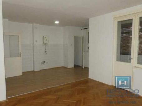 Center – 50 m² Apartment with Two Terraces, 2 Minutes from the Pedestrian Zone