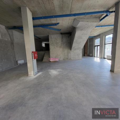 ULIČNI LOKAL-blizina centrta
