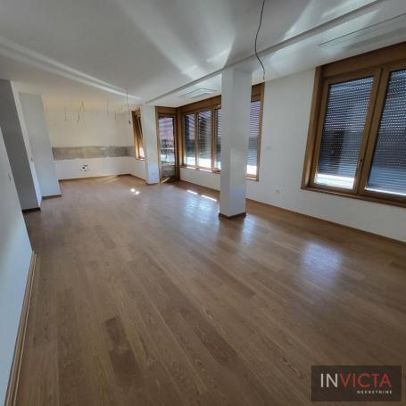Luskuzan penthouse na pogledom na grad, tvrđavu, Dunav