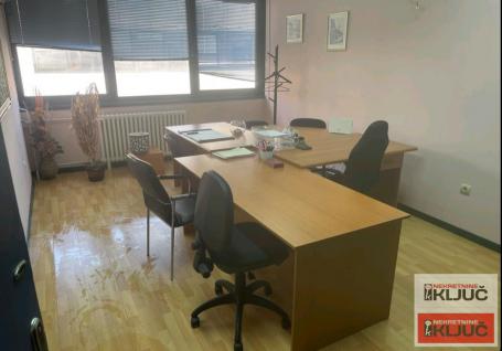 SAJAM IZDAJE SE KANCELARIJSKI PROSTOR SA SVIM URAČUNATIM TROŠKOVIMA