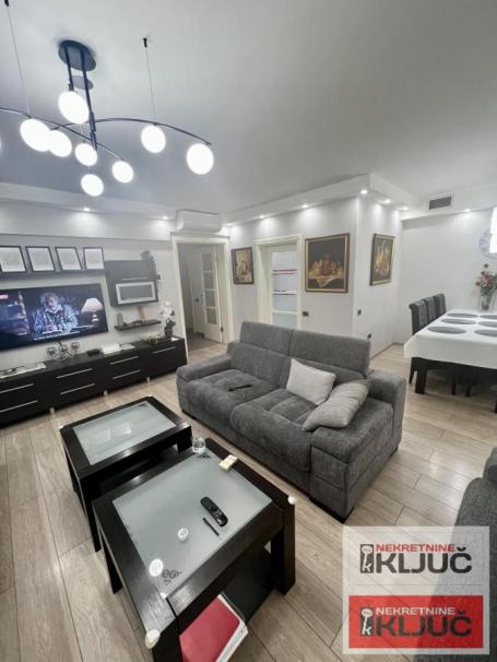 KOD SPENSA, 105m2, Četvorosoban, Renoviran