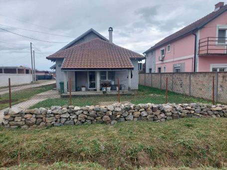 Bečmen, kuća, 120 + 80 m2