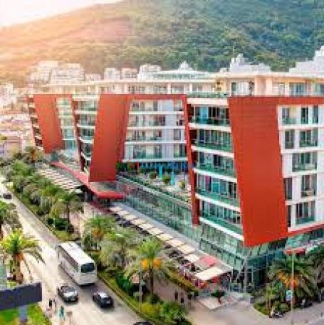 Budva Centar TQ Plaza jednosoban 66m2 pogled na more