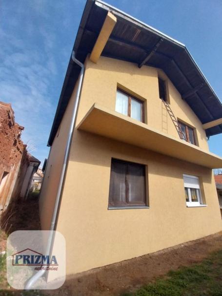 Tri objekta na placu od 10,65 ari