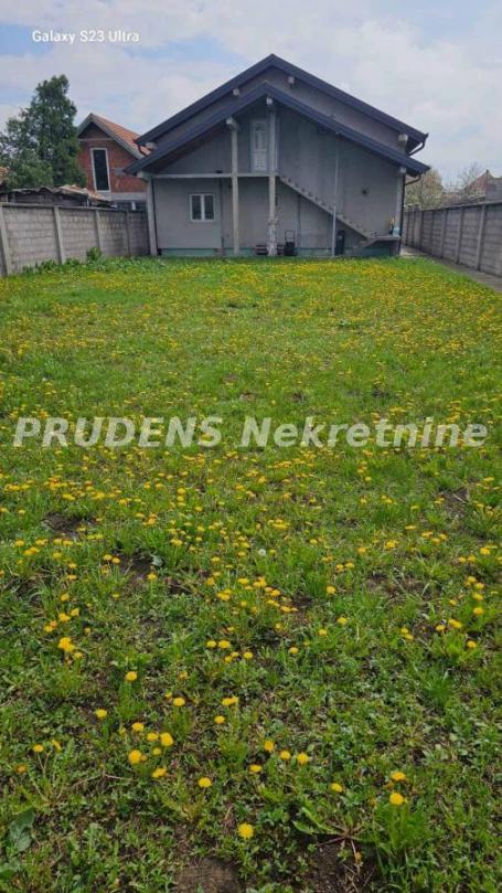 Surčin - uknjižena kuća na 8 ari placa, novogradnja