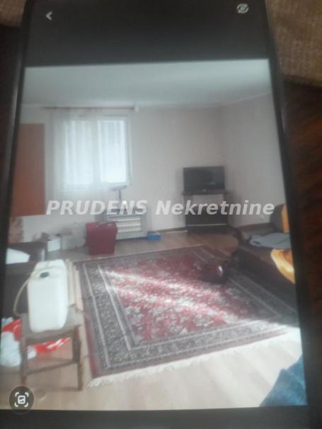 Uknjižena spratna kuća u naselju Ključ