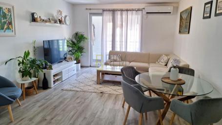 Prodajemo- dvosoban stan 72m2 kod Gintasa