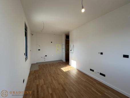 Prodajemo-dvosoban stan površine 50m², Zabjelo