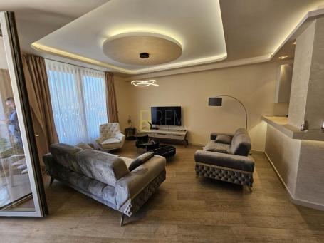 Prodaja-  lux dvosoban komforan stan, kompletno namjesten- Budva, Jadranski Put