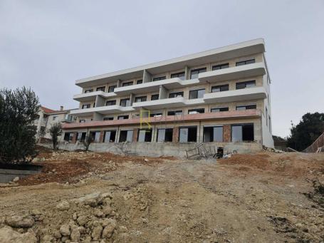 Prodaja- jednosoban stan u izgradnji od 51m2 u Pinjes, Ulcinj