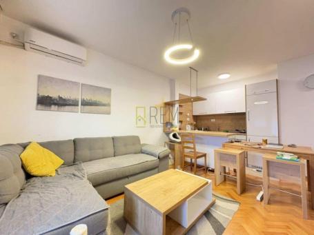 Prodajemo- jednosoban stan 38m2 Preko Morace-bul. Sv. Petra Cetinjskog