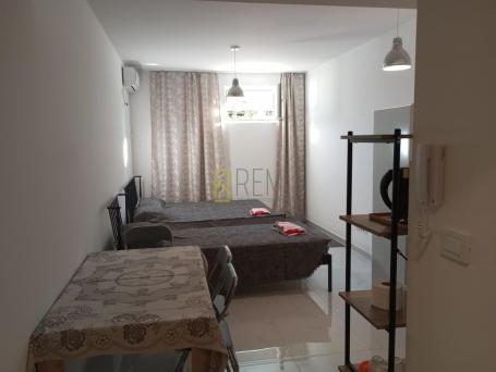 Prodajemo-garsonjera 27m2 pored Big Fashon