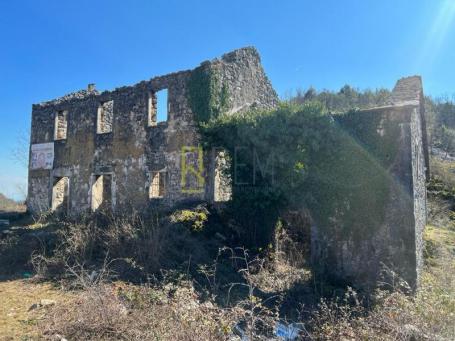 PRODAJA – ZEMLJIŠTE SA RUŠEVINOM RIJEKA CRNOJEVICA