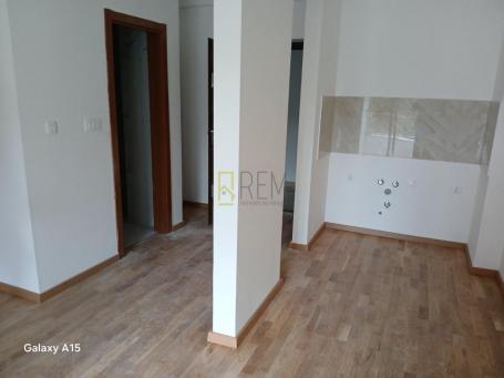 Prodajemo- novu odmah useljiivu garsonjeru od 31,5m2, Bečići