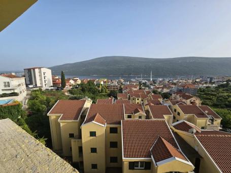 Prodajemo- jednosoban stan, 47m2 u Đenovići sa pogledom na Porto