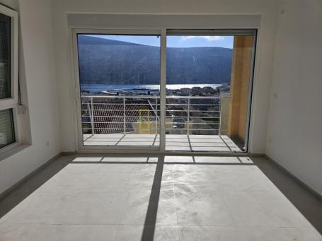 Prodajemo- dvosoban stan, 70m2 u Đenovići sa pogledom na Porto