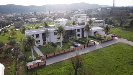 Prodaja- dvije novoizgradjene kuce, Bar