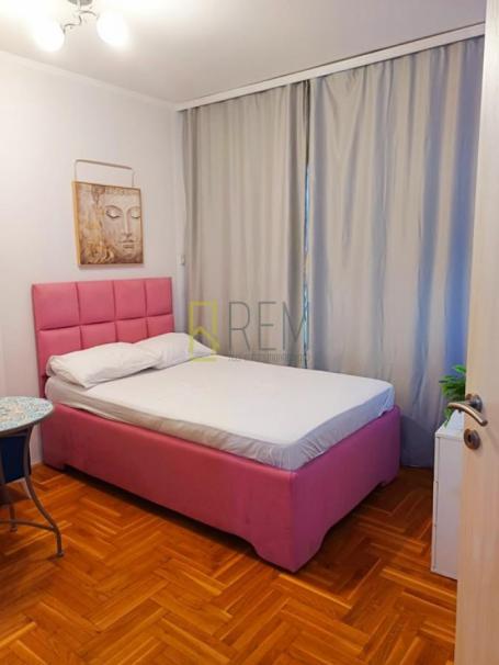 Prodajemo- garsonjera 33m2, iza Delte