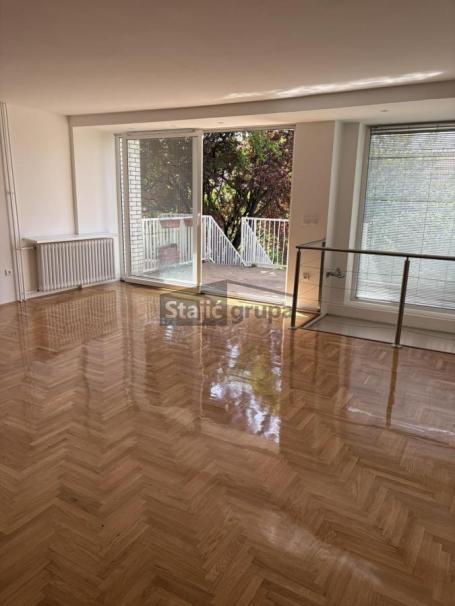 Kuća u nizu, lux, sa garažom i dvorištem