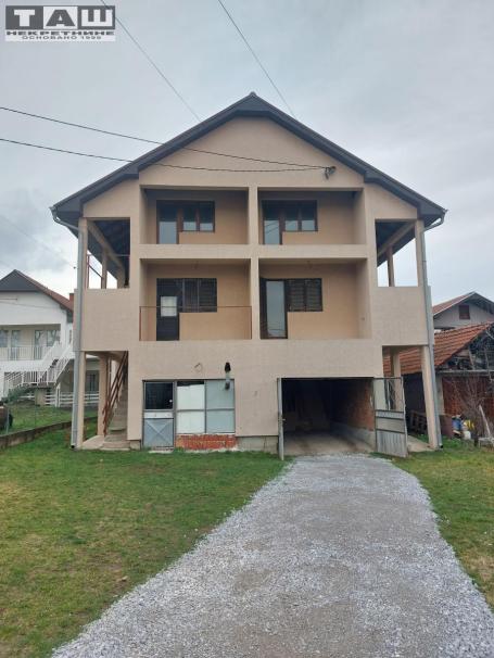 KUĆA SA VIŠE STAMBENIH JEDINICA
