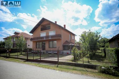 PORODIČNA KUĆA U ŠUMARICAMA