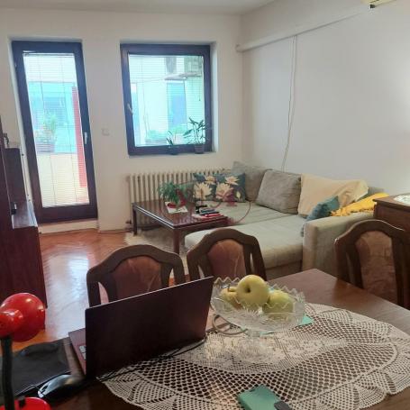Novi Sad, Centar, Odličan stan dvoiposoban stan