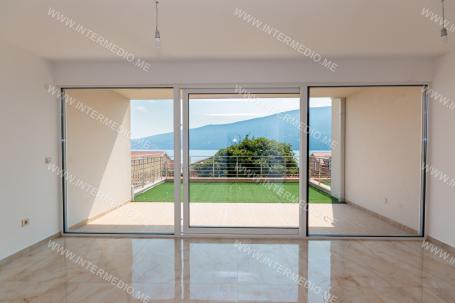 Prodaja, dvosoban stan, 92m2, Baosici, Herceg Novi