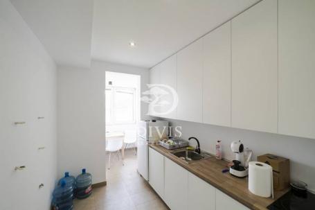 Petosoban stan kod Bogoslovije, 300 m2, dve etaže