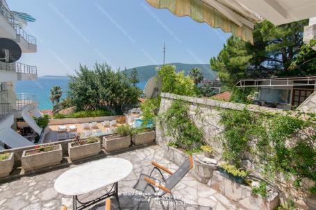 Stan sa velikom terasom i lepim pogledom – Savina, Herceg Novi