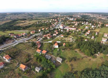 Baćevac, plac kod magistrale sa započetom gradnjom na 12. 25a .. 