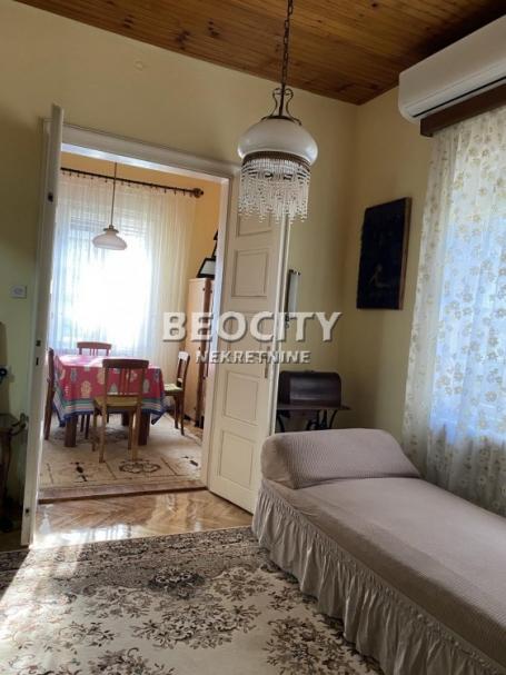 Novi Sad, Centar, Uroša Predića , 2.0, 50m2, 450EUR
