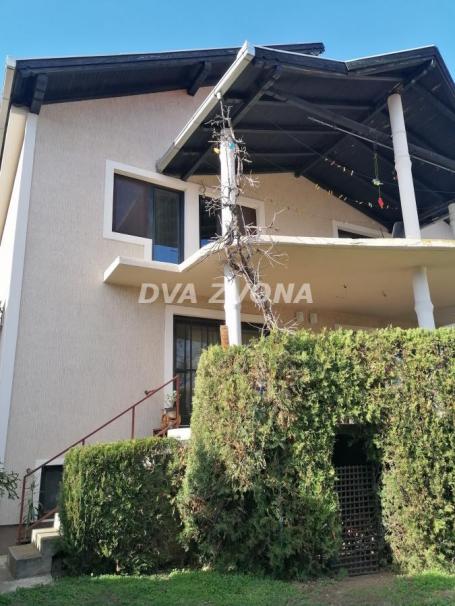 MODERNA PORODIČNA KUĆA U INĐIJI – 225 m²
