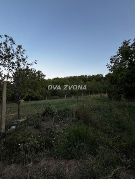 Dozvoljena gradnja – Poljoprivredno zemljište 6 ari, Cortanovci, vikend zona