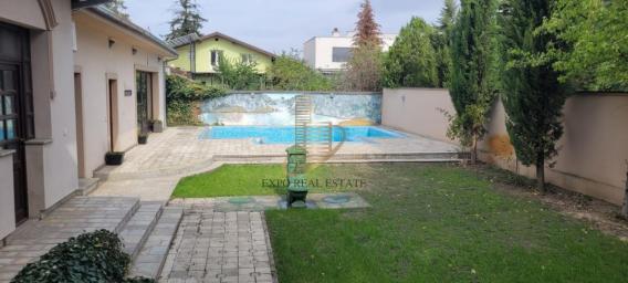 Izdavanje kuće od 450 m2 za poslovnu delatnost