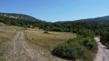 Na prodaju građevinsko zemljište od 26 ari na planini Ozren kod Sokobanje