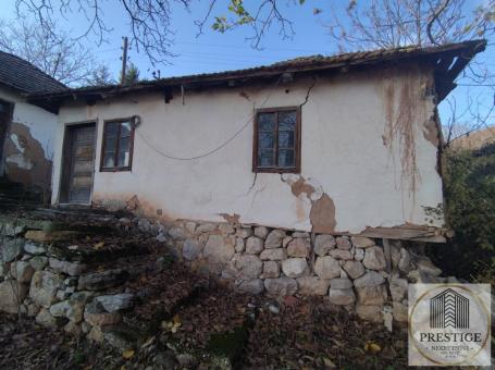 PRODAJE SE KUĆA SA PLACEM – VRMDŽA, 11 km OD SOKOBANJE (UKUPNO ~50 ari) – 26.000 €