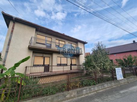 Kuća 250 m² sa 10 a placa u Svilajncu