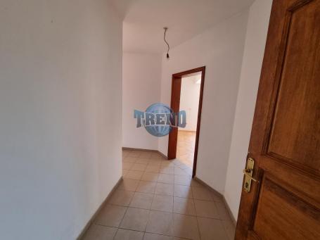 Trosoban stan 100 m², 2. sprat, Širi centar, kod Lav marketa, Svilajnac