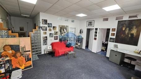 Poslovni prostor 60 m², Centar Svilajnac, 1. sprat