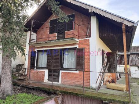Kuća za odmor 83m2 sa placem od 50, 5Ari, Surduk. 