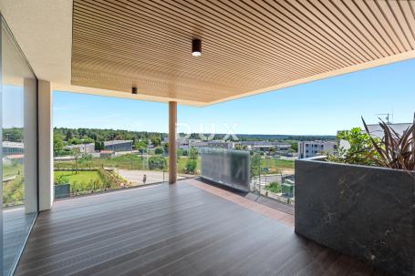 ISTRIEN, NOVIGRAD – Komfortable Wohnung in einem luxuriösen Neubau